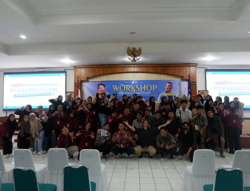 WORKSHOP KEPENULISAN ESAI Himpunan Mahasiswa Prodi Pendidikan Sejarah Ganesha FKIP UNS 2023